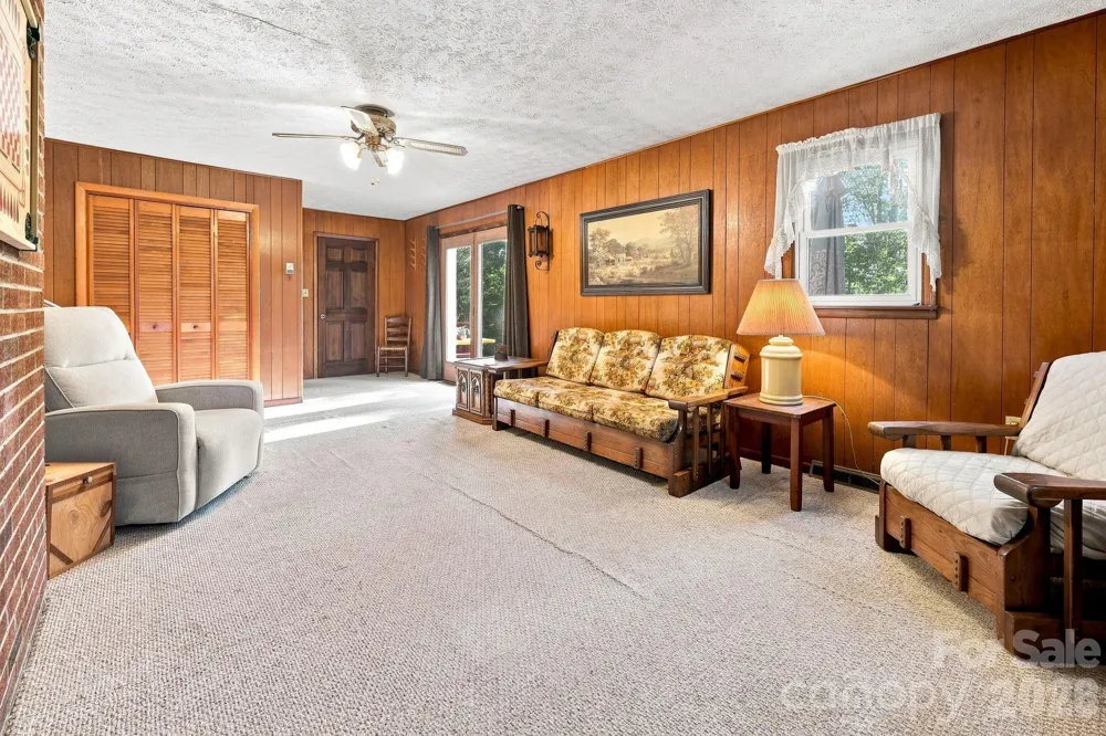 28 R and K Drive Waynesville, NC 28786