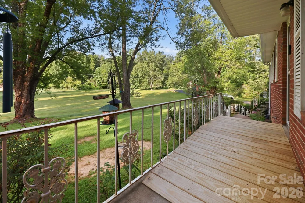 28 R and K Drive Waynesville, NC 28786