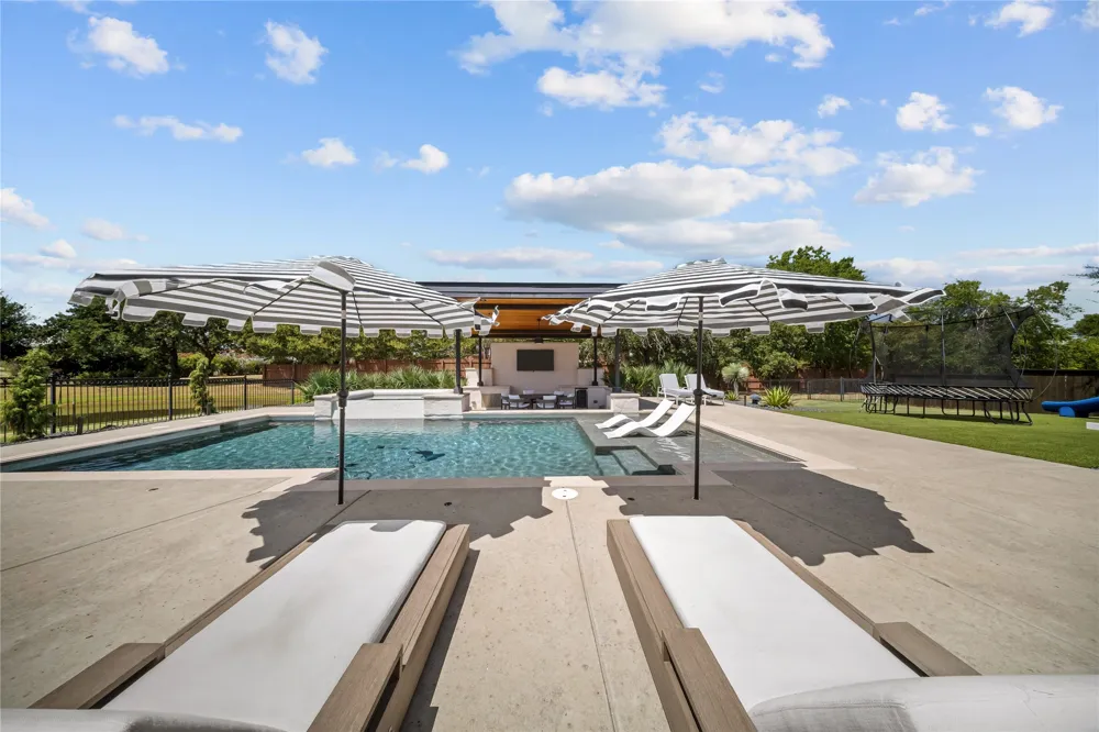 2400 Oak Bend Court Southlake, TX 76092