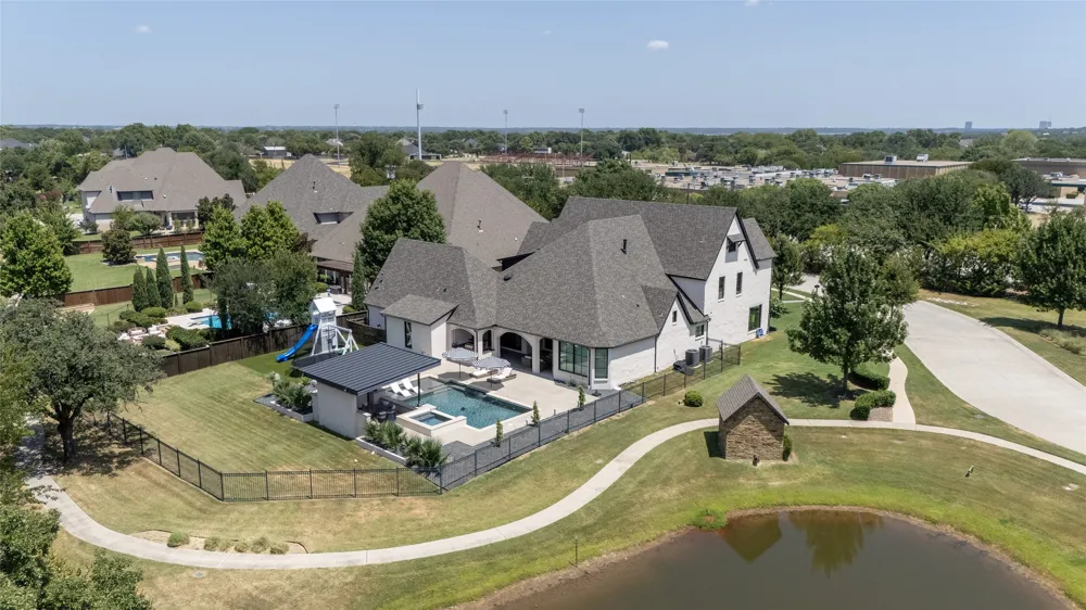 2400 Oak Bend Court Southlake, TX 76092