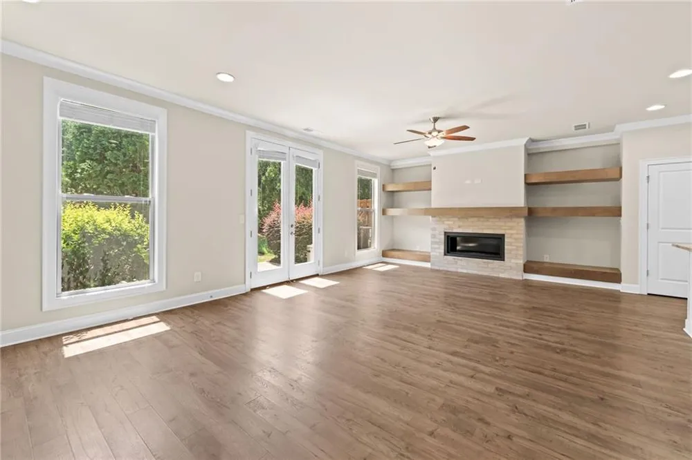 2028 Glenview Park Circle Duluth, GA 30097