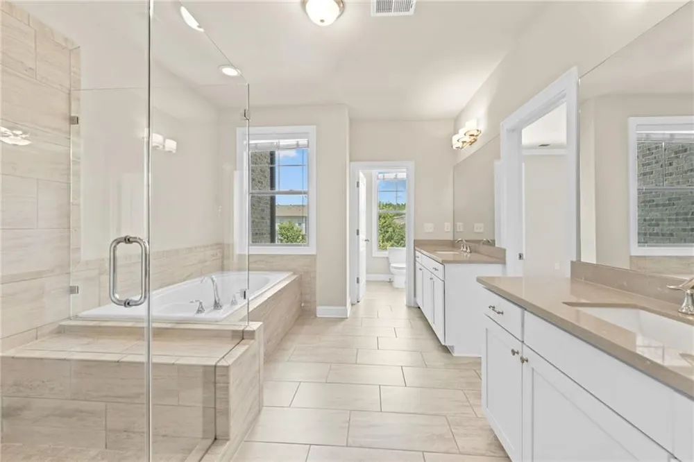 2028 Glenview Park Circle Duluth, GA 30097