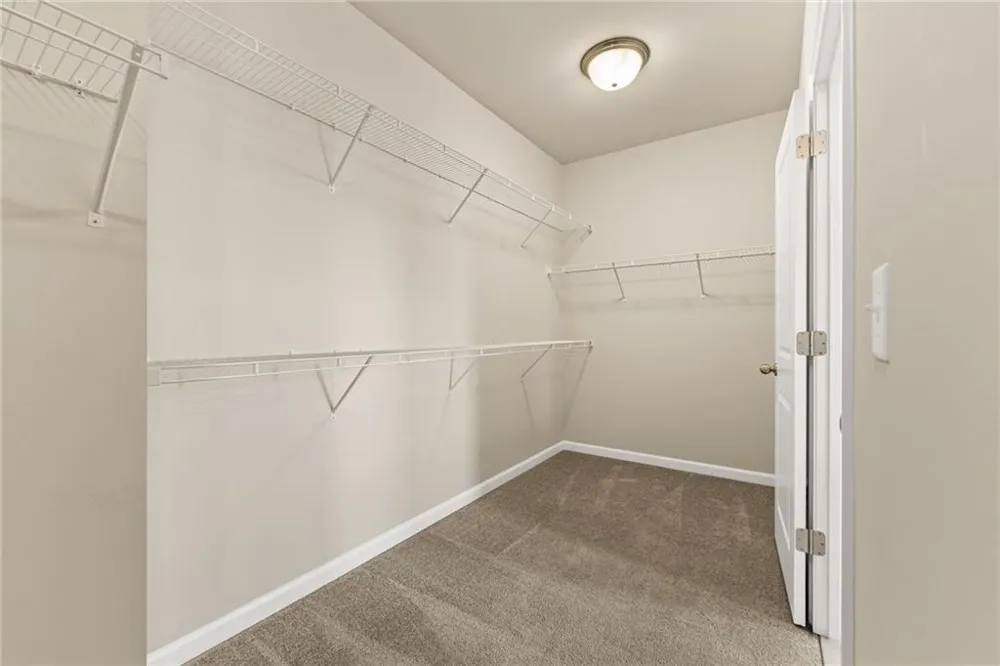 2028 Glenview Park Circle Duluth, GA 30097