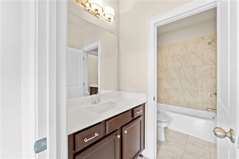 2028 Glenview Park Circle Duluth, GA 30097
