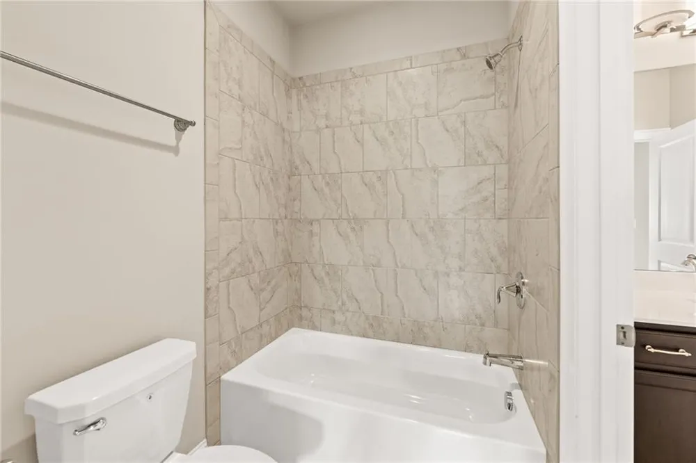 2028 Glenview Park Circle Duluth, GA 30097