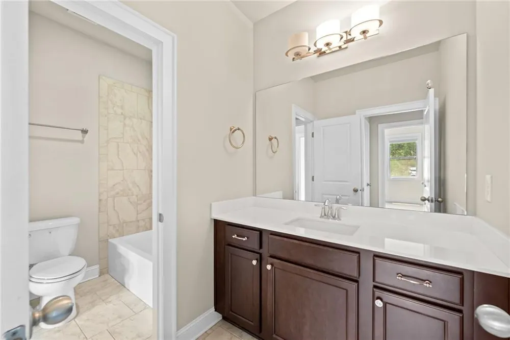 2028 Glenview Park Circle Duluth, GA 30097