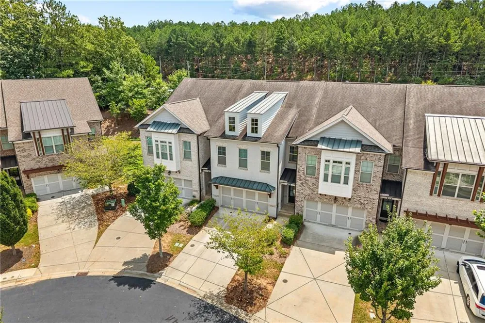 2028 Glenview Park Circle Duluth, GA 30097