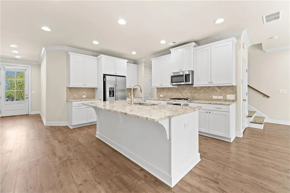 2028 Glenview Park Circle Duluth, GA 30097