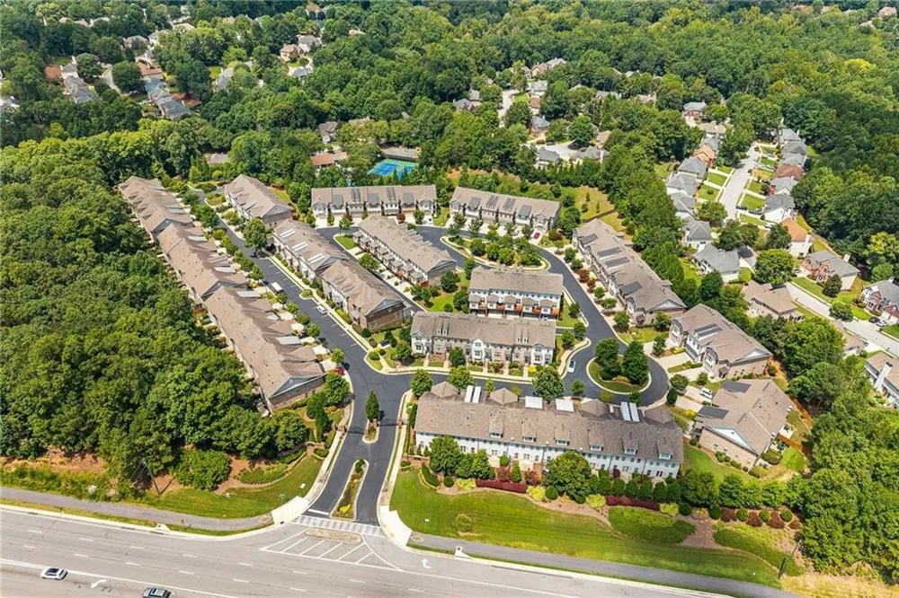 2028 Glenview Park Circle Duluth, GA 30097