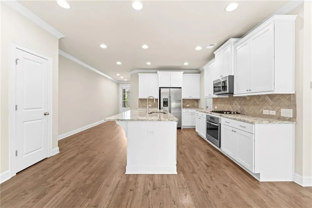 2028 Glenview Park Circle Duluth, GA 30097