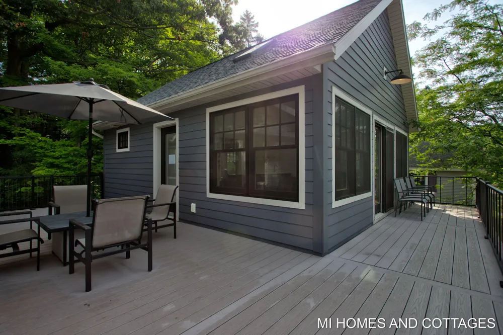 702 Lake Street Saugatuck, MI 49453