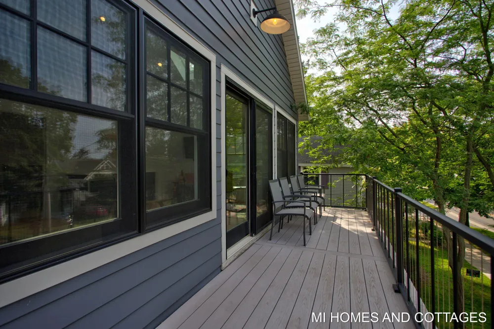 702 Lake Street Saugatuck, MI 49453