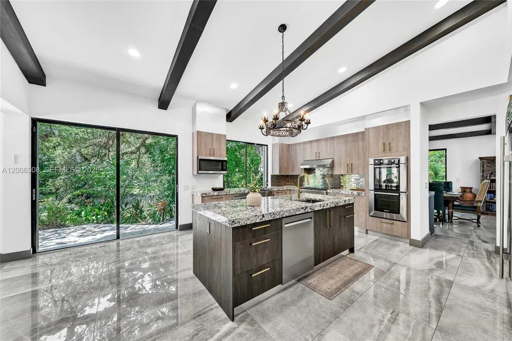 5811 SW 33rd Ter Hollywood, FL 33312