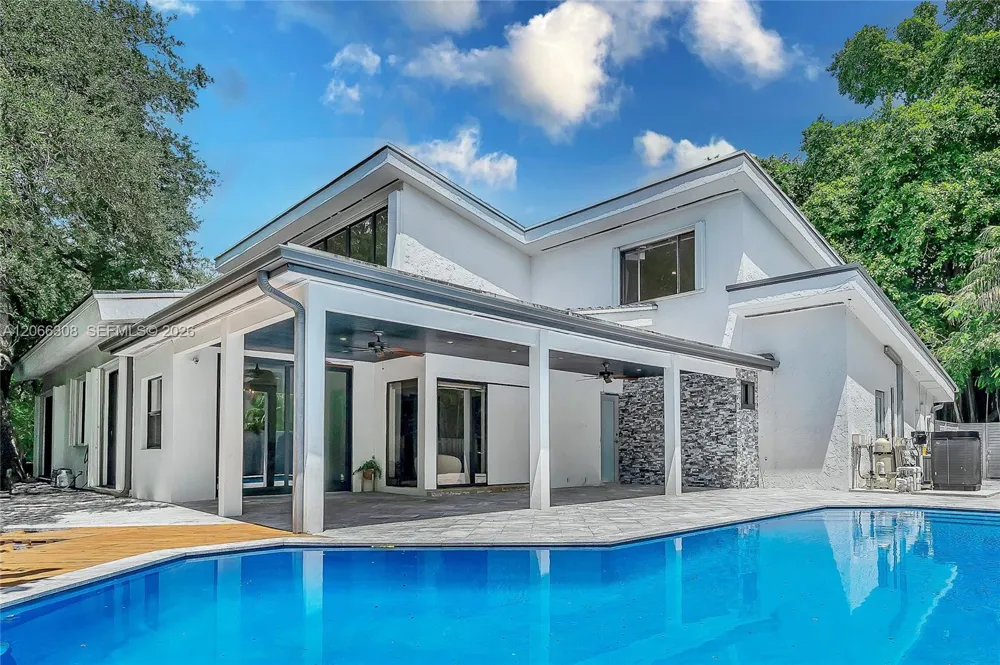 5811 SW 33rd Ter Hollywood, FL 33312