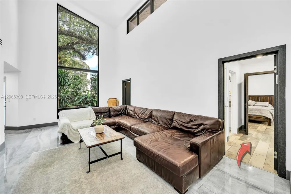 5811 SW 33rd Ter Hollywood, FL 33312