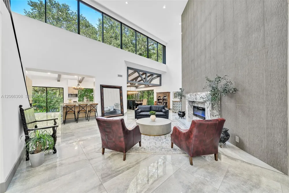 5811 SW 33rd Ter Hollywood, FL 33312