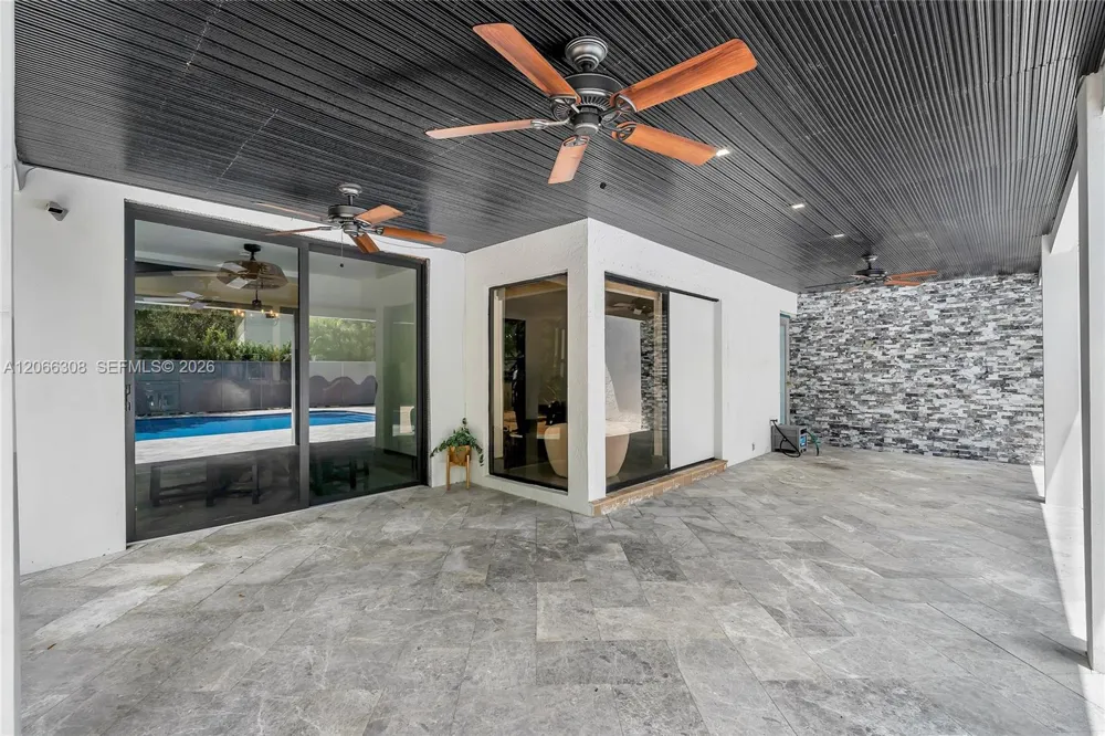 5811 SW 33rd Ter Hollywood, FL 33312