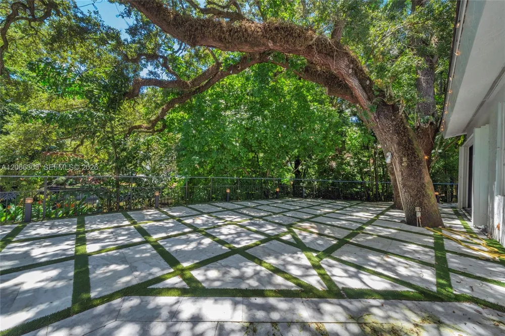 5811 SW 33rd Ter Hollywood, FL 33312
