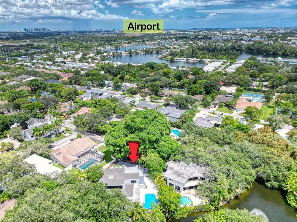 5811 SW 33rd Ter Hollywood, FL 33312