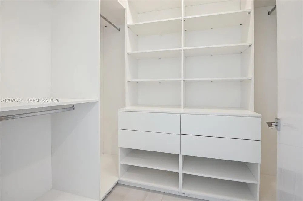 17550 Collins Ave #701 Sunny Isles Beach, FL 33160