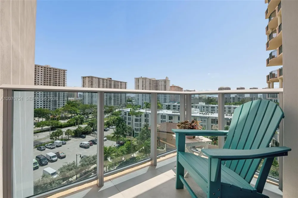 17550 Collins Ave #701 Sunny Isles Beach, FL 33160