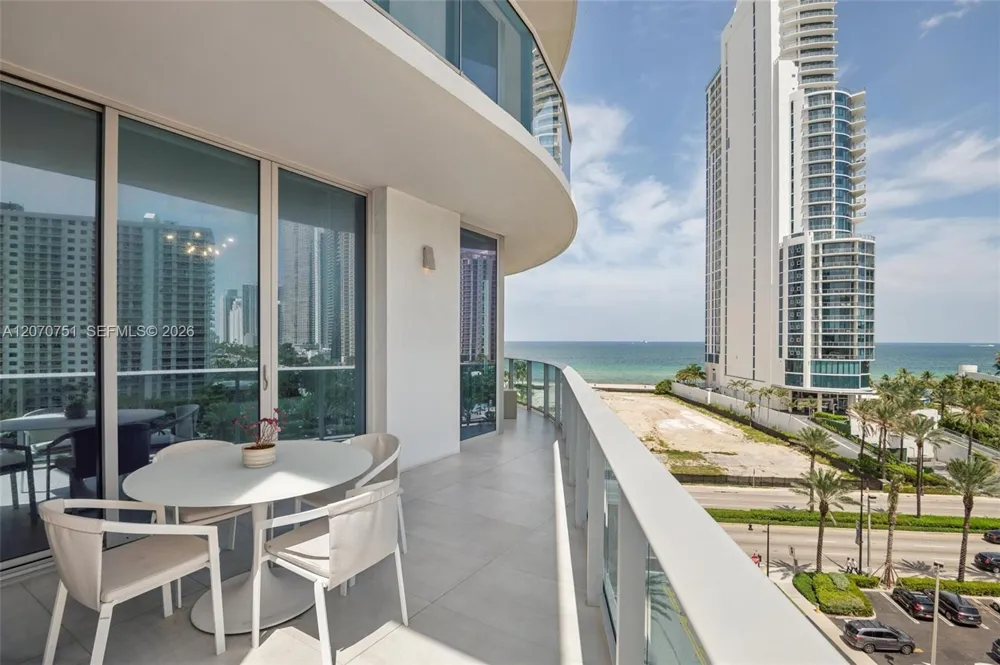17550 Collins Ave #701 Sunny Isles Beach, FL 33160