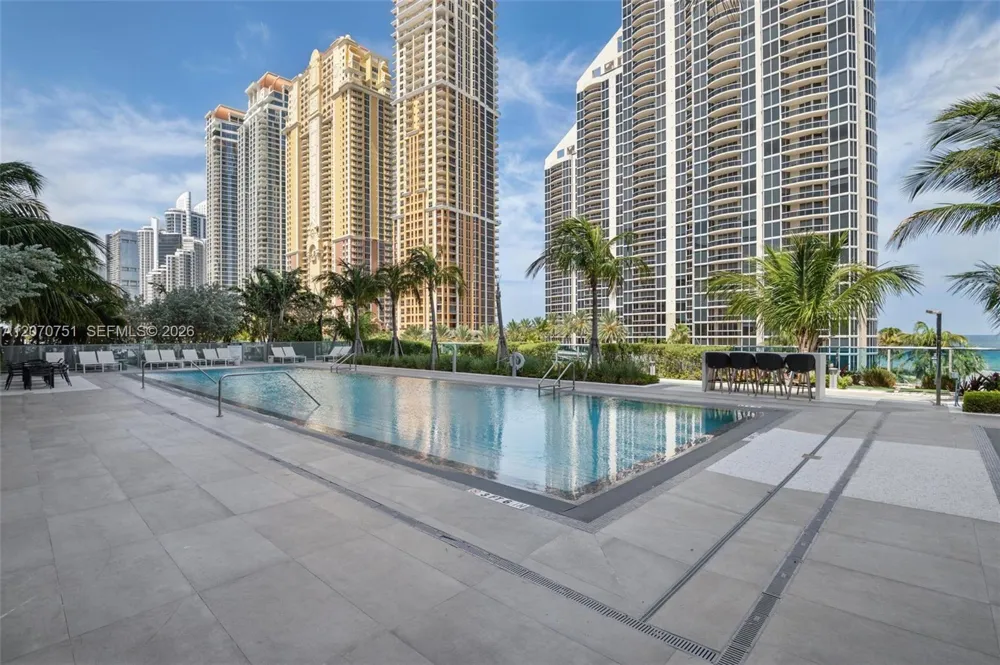 17550 Collins Ave #701 Sunny Isles Beach, FL 33160