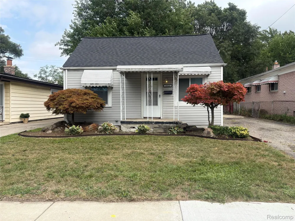 23122 Davey Avenue Hazel Park City, MI 48030
