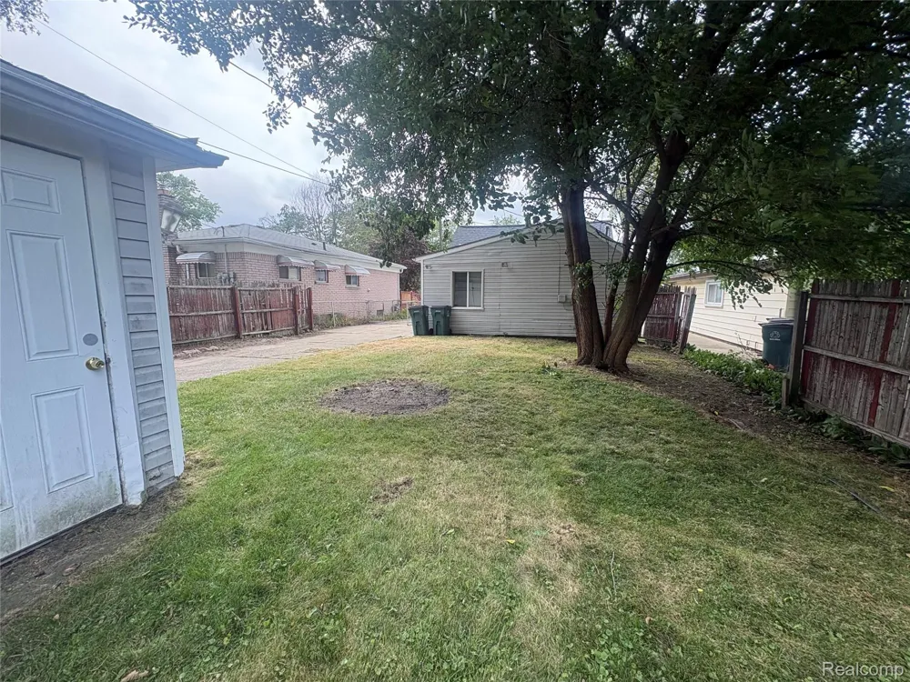 23122 Davey Avenue Hazel Park City, MI 48030