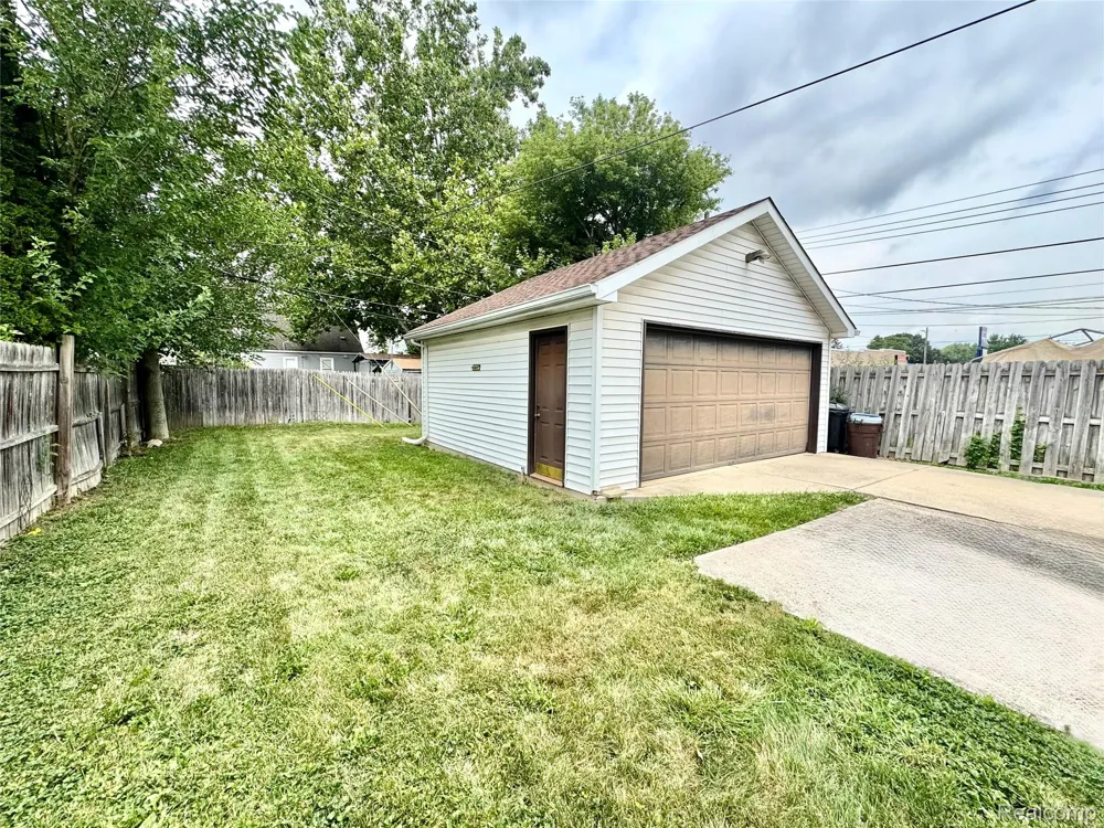 1930 Leblanc Avenue Lincoln Park City, MI 48146
