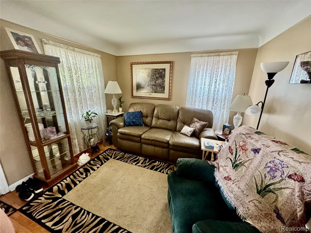 1930 Leblanc Avenue Lincoln Park City, MI 48146