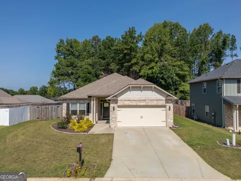 241 Magnolia Villas DR