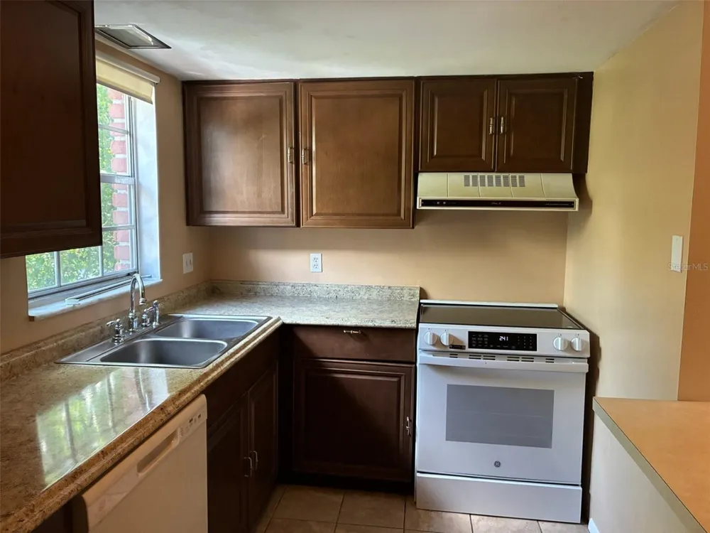 1124 85TH TERRACE #D St Petersburg, FL 33702