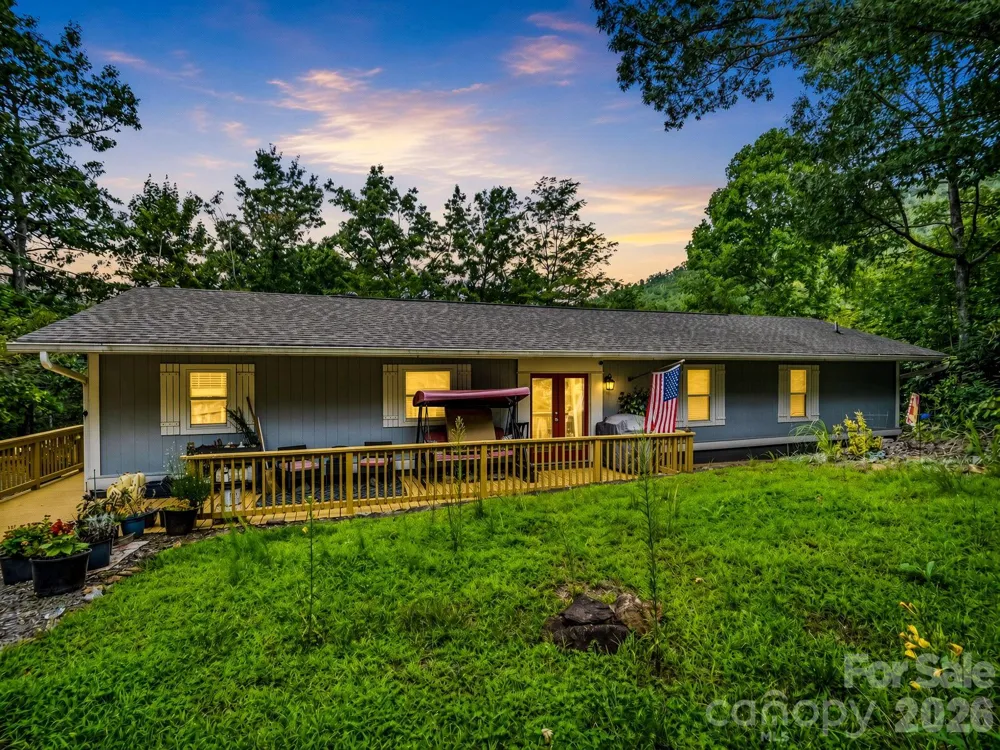 16 Starlight Drive Black Mountain, NC 28711