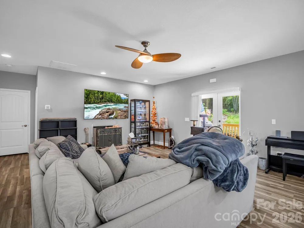 16 Starlight Drive Black Mountain, NC 28711