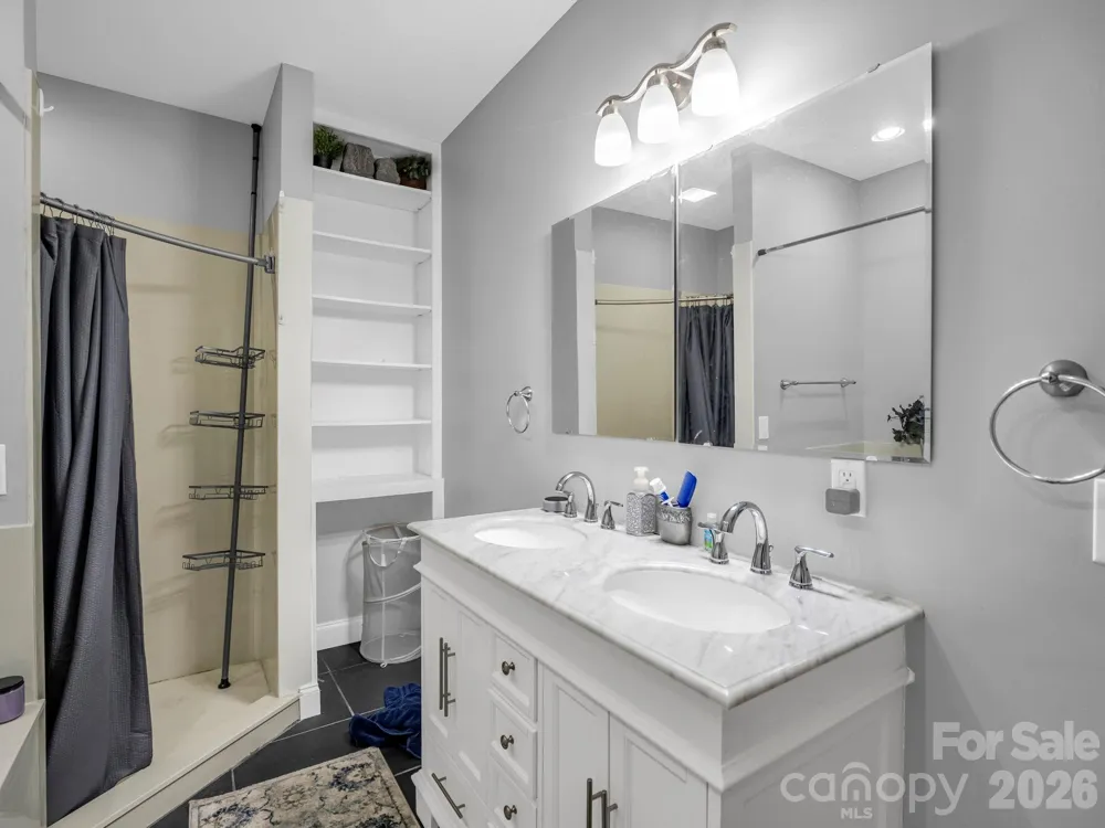 16 Starlight Drive Black Mountain, NC 28711