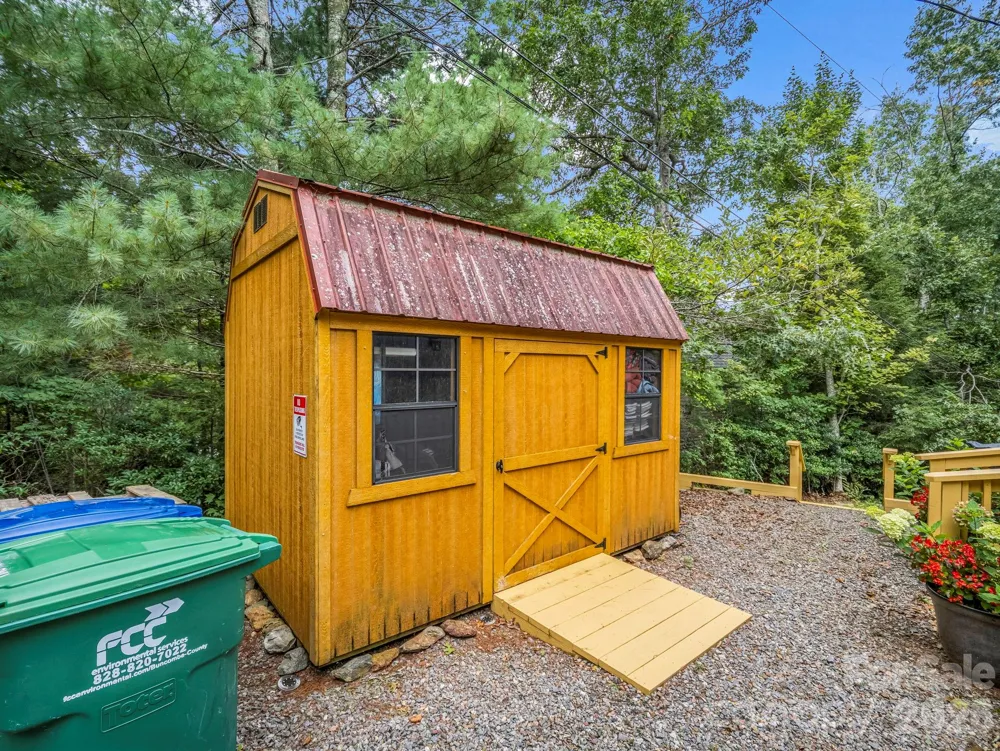 16 Starlight Drive Black Mountain, NC 28711