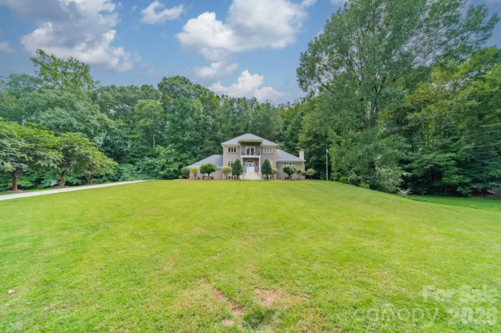 624 Springbrook Avenue NE Concord, NC 28025