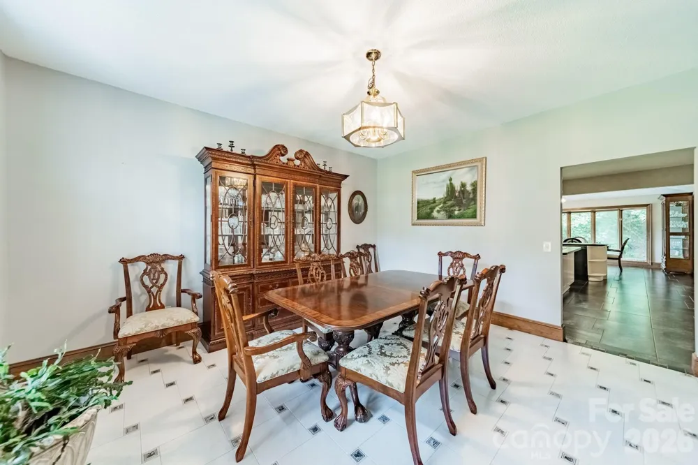 624 Springbrook Avenue NE Concord, NC 28025