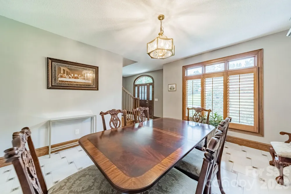 624 Springbrook Avenue NE Concord, NC 28025
