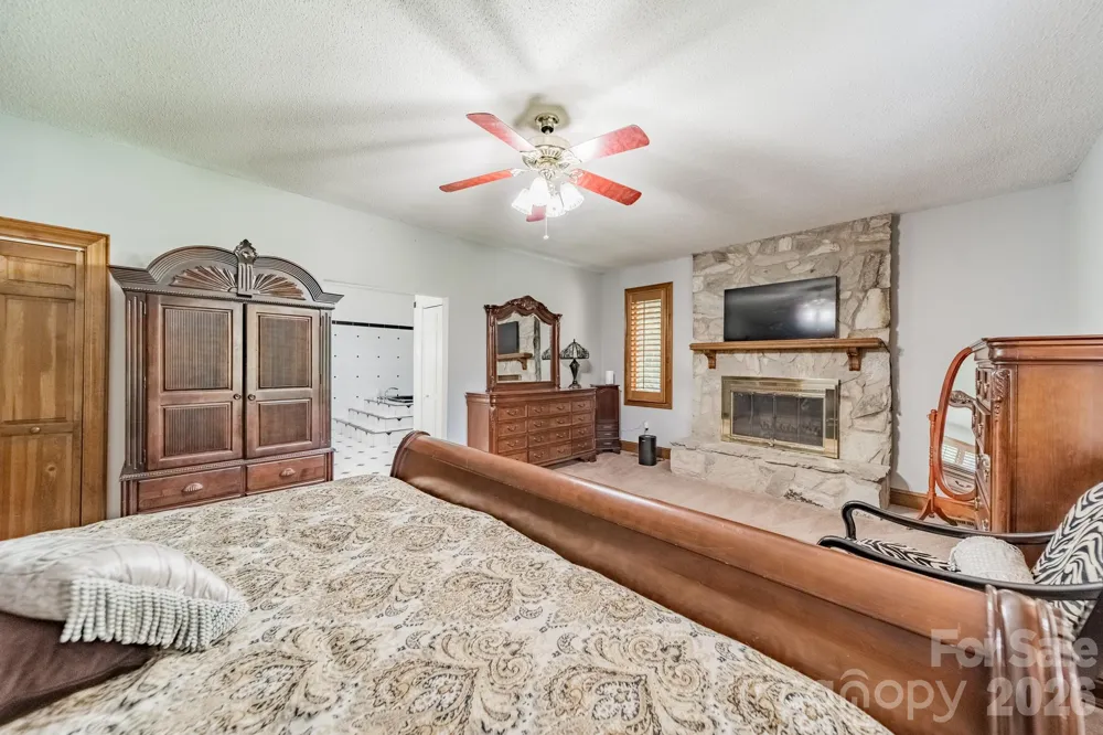 624 Springbrook Avenue NE Concord, NC 28025