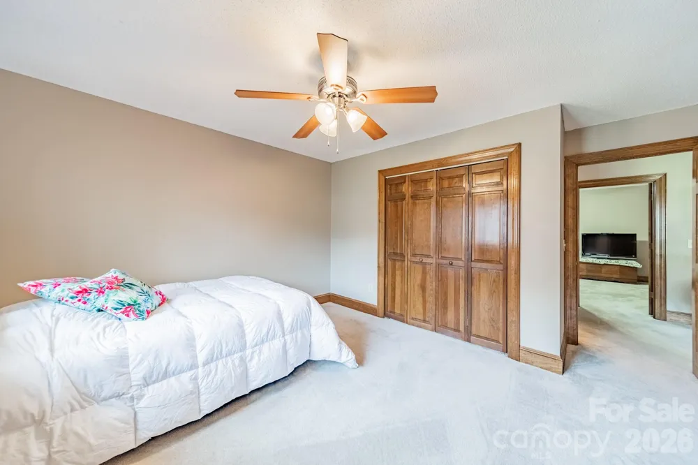 624 Springbrook Avenue NE Concord, NC 28025
