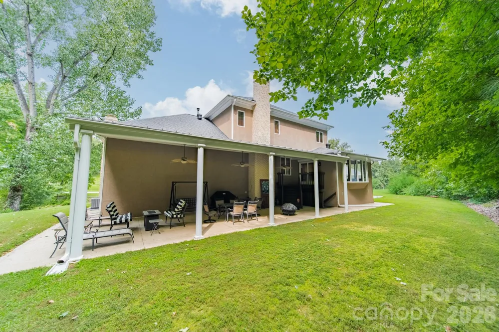 624 Springbrook Avenue NE Concord, NC 28025