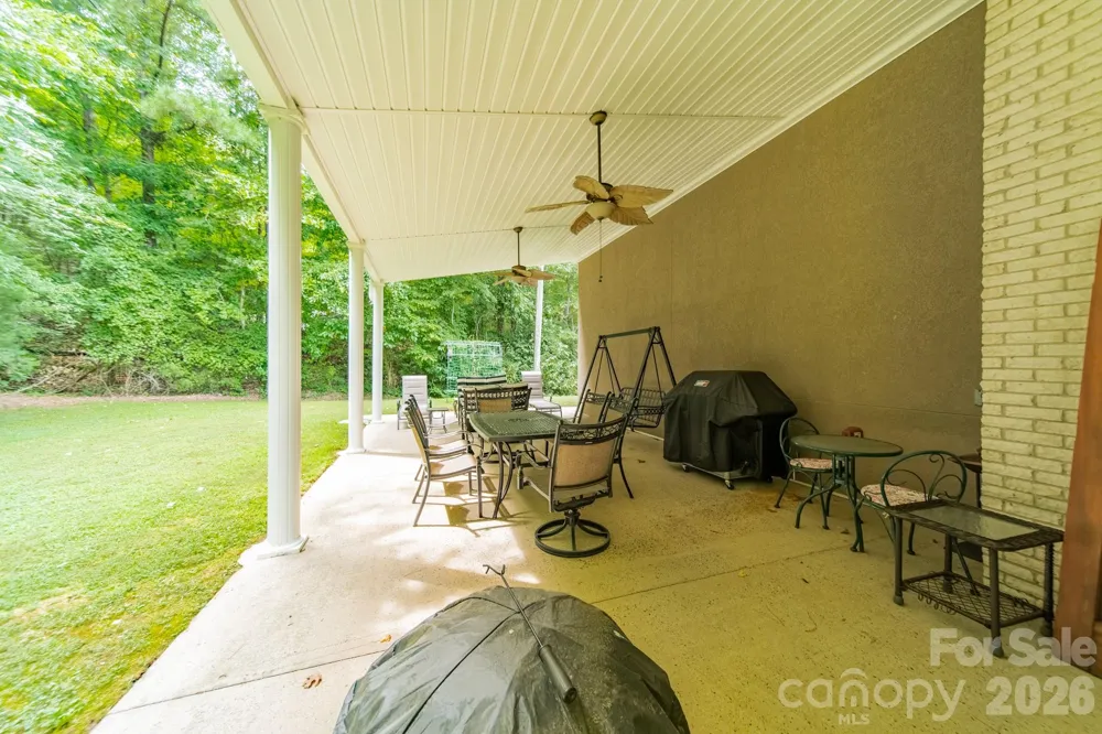 624 Springbrook Avenue NE Concord, NC 28025