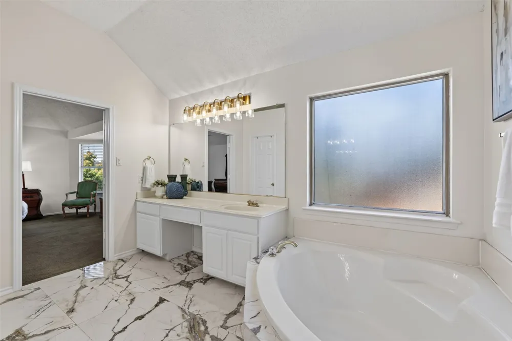 1413 Springaire Lane Lewisville, TX 75077