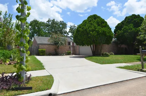 2023 Woodland Springs Street