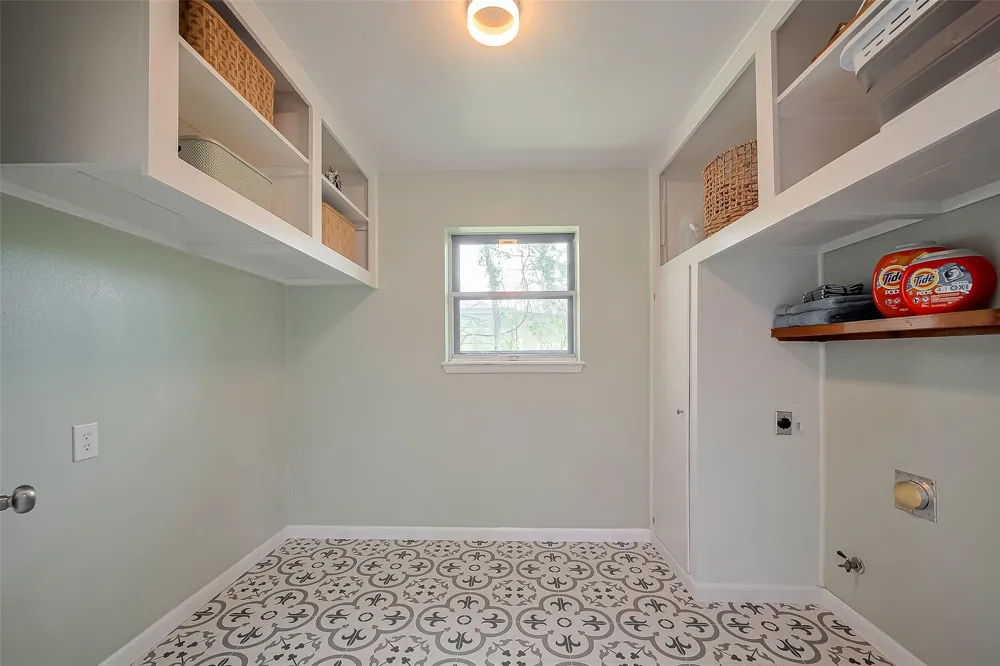 111 11th Street Highlands, TX 77562