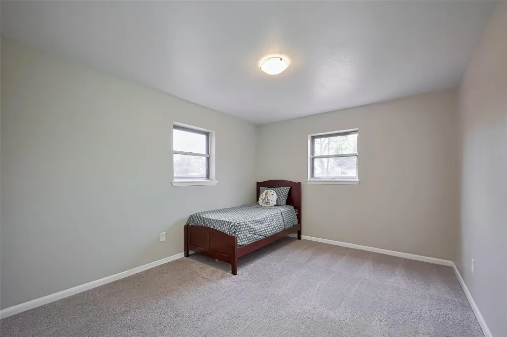 111 11th Street Highlands, TX 77562