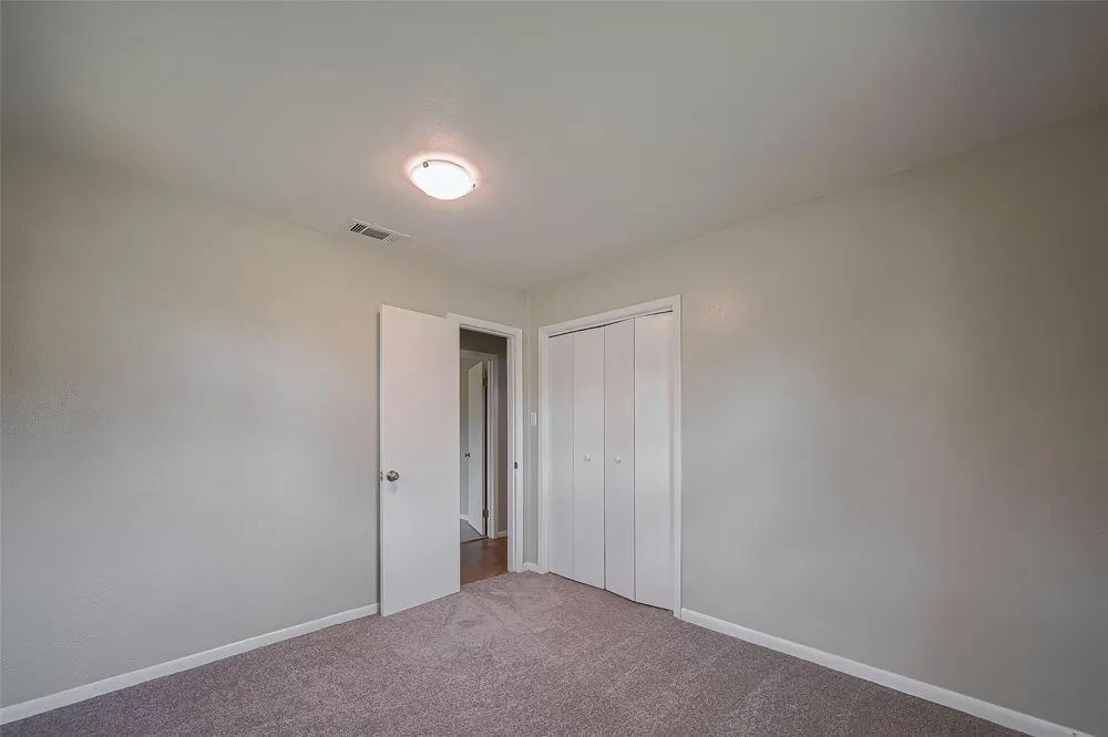 111 11th Street Highlands, TX 77562