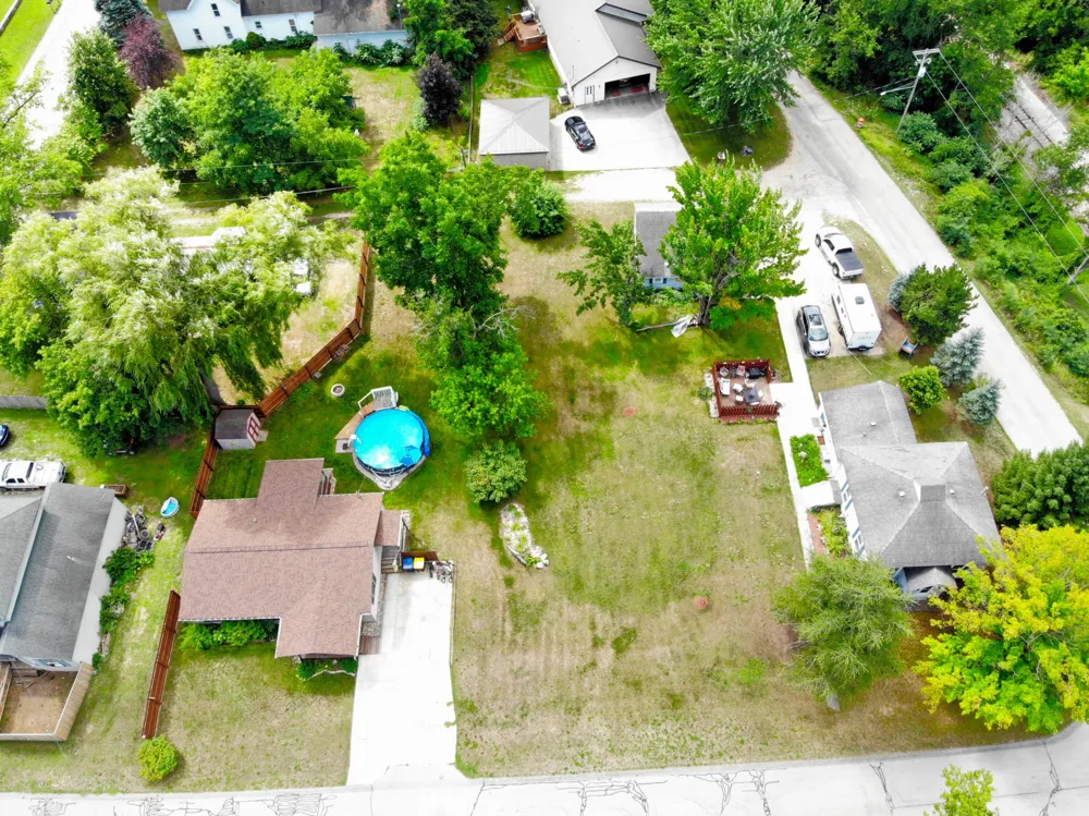136 4th Marion, MI 49665